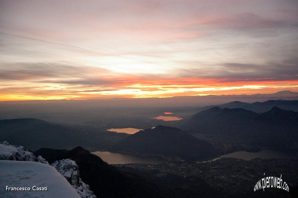009 E il sole ormai è sceso a ovest.jpg